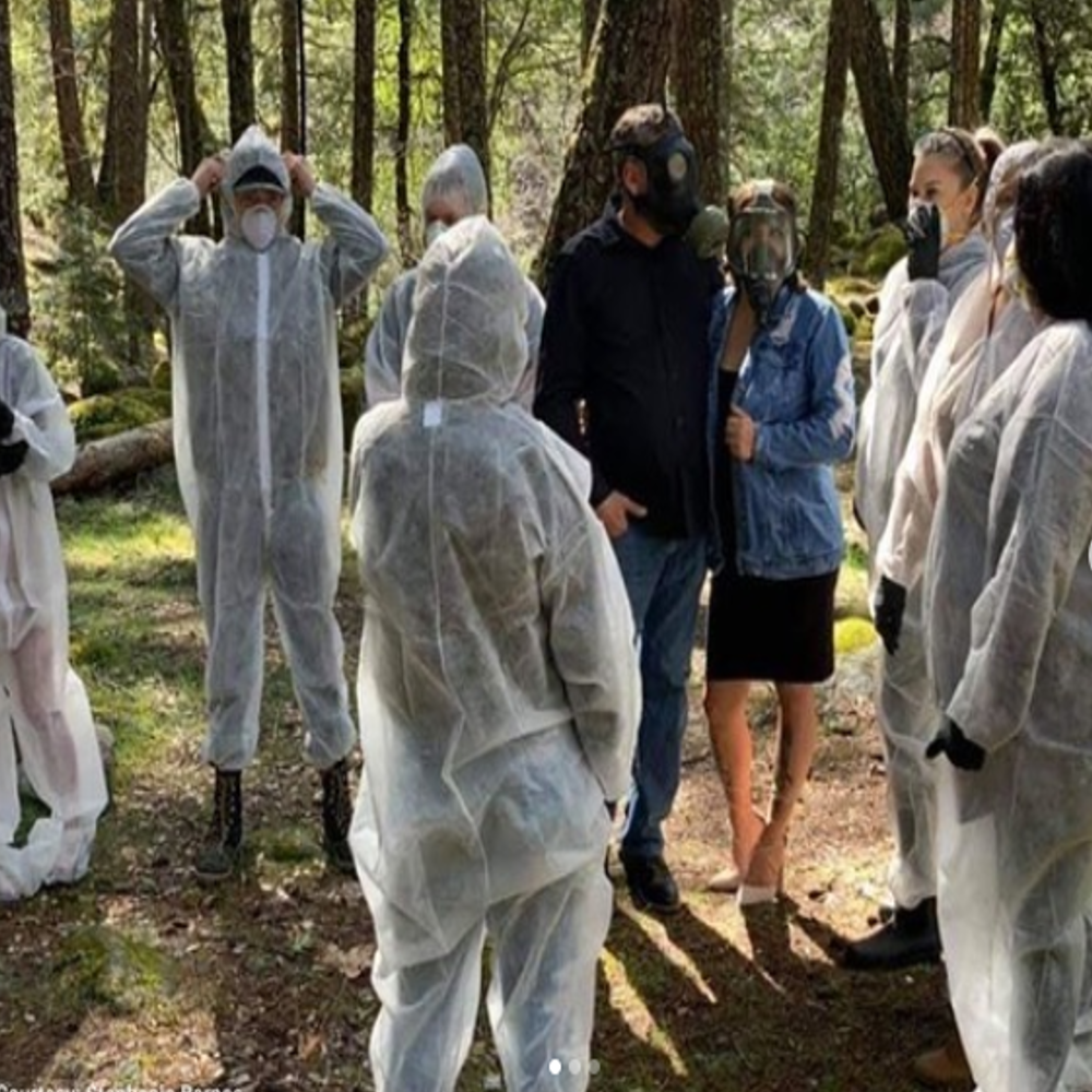 A California couple decided to keep their wedding plans during the corona-virus pandemic<br />